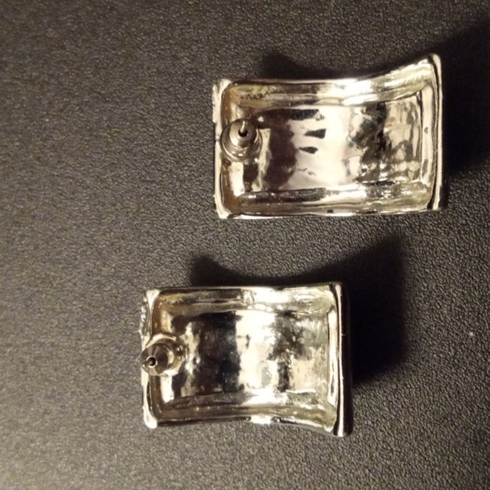 Beautiful Sea foam Green And Silver Tone Vintage Earrings - Picture 3 of 4